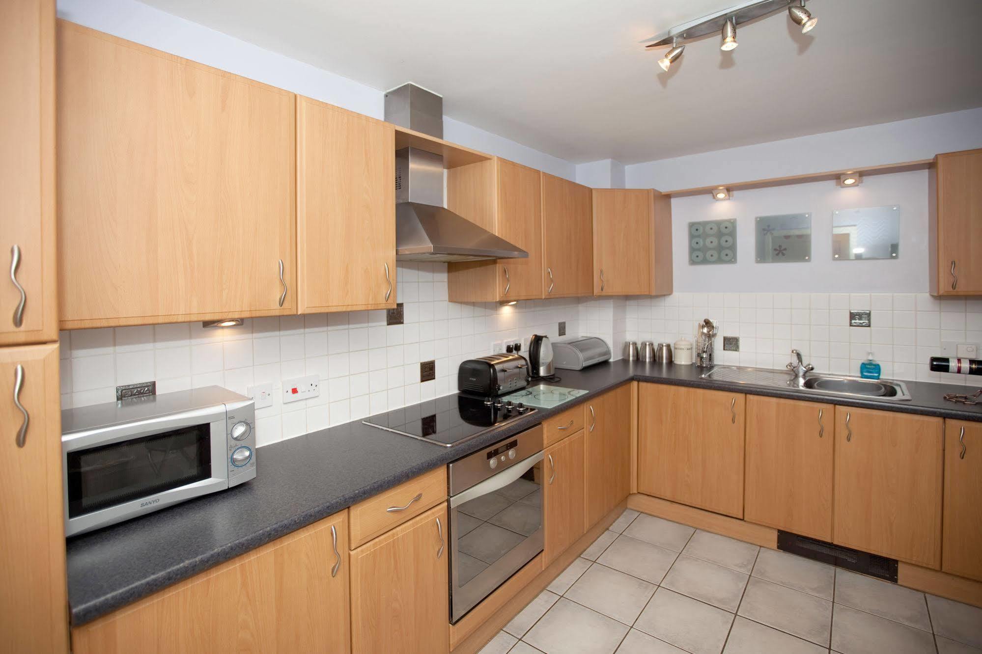 Riverbank View Three Bedroom Apartment With Free Parking 约克 外观 照片